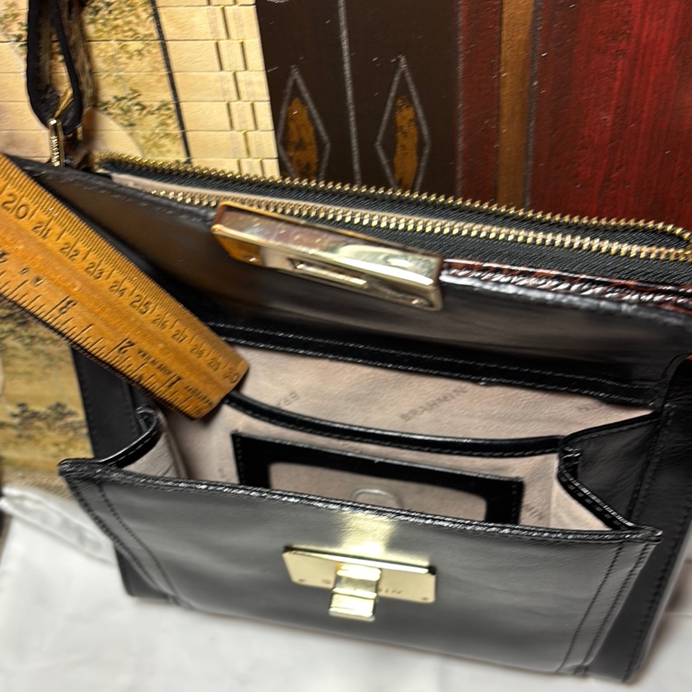 Brahmin Crossbody Bag Black Brown Tan Leather Gold Accents 8”Lx7”Hx1.5”D VGVC - Picture 8 of 17